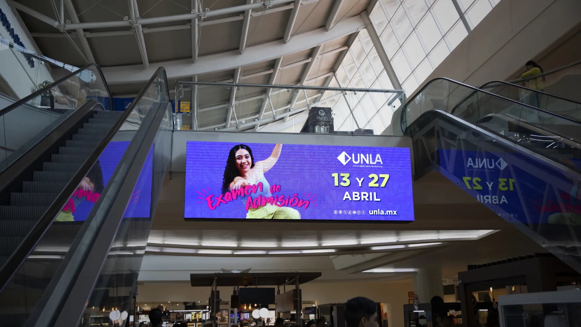 Publicidad en centro comercial