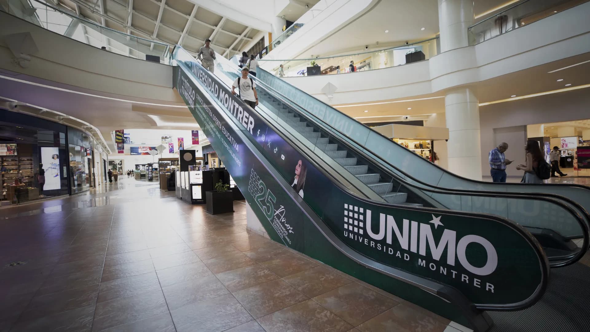 Publicidad en centro comercial