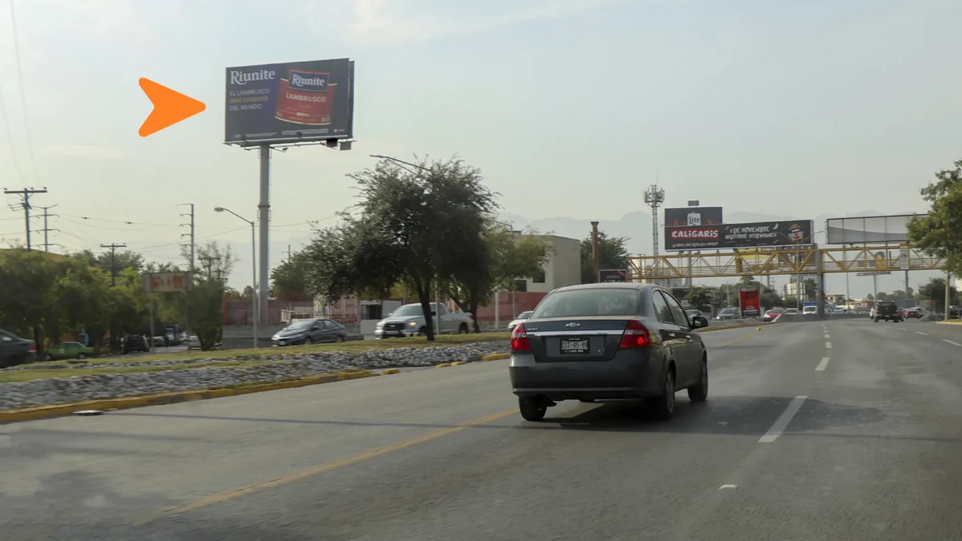 Anuncio espectacular en Monterrey