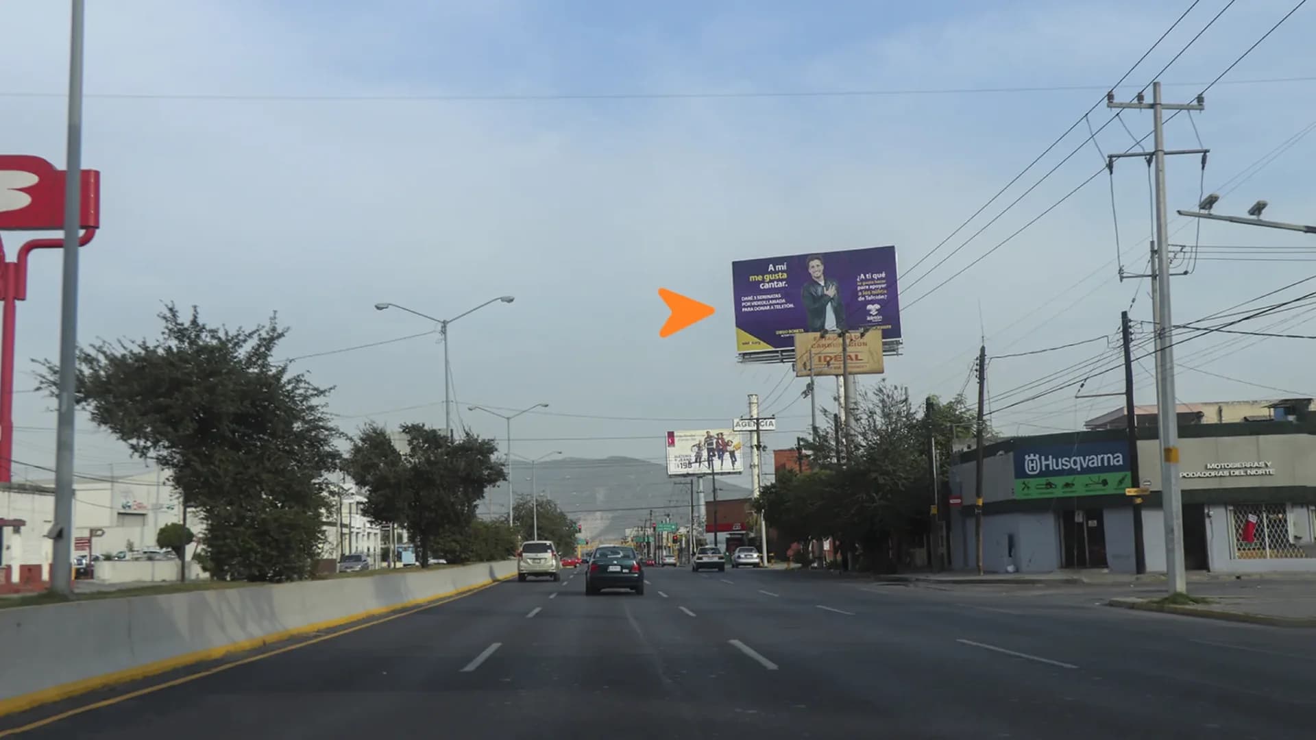 Anuncio espectacular en Monterrey