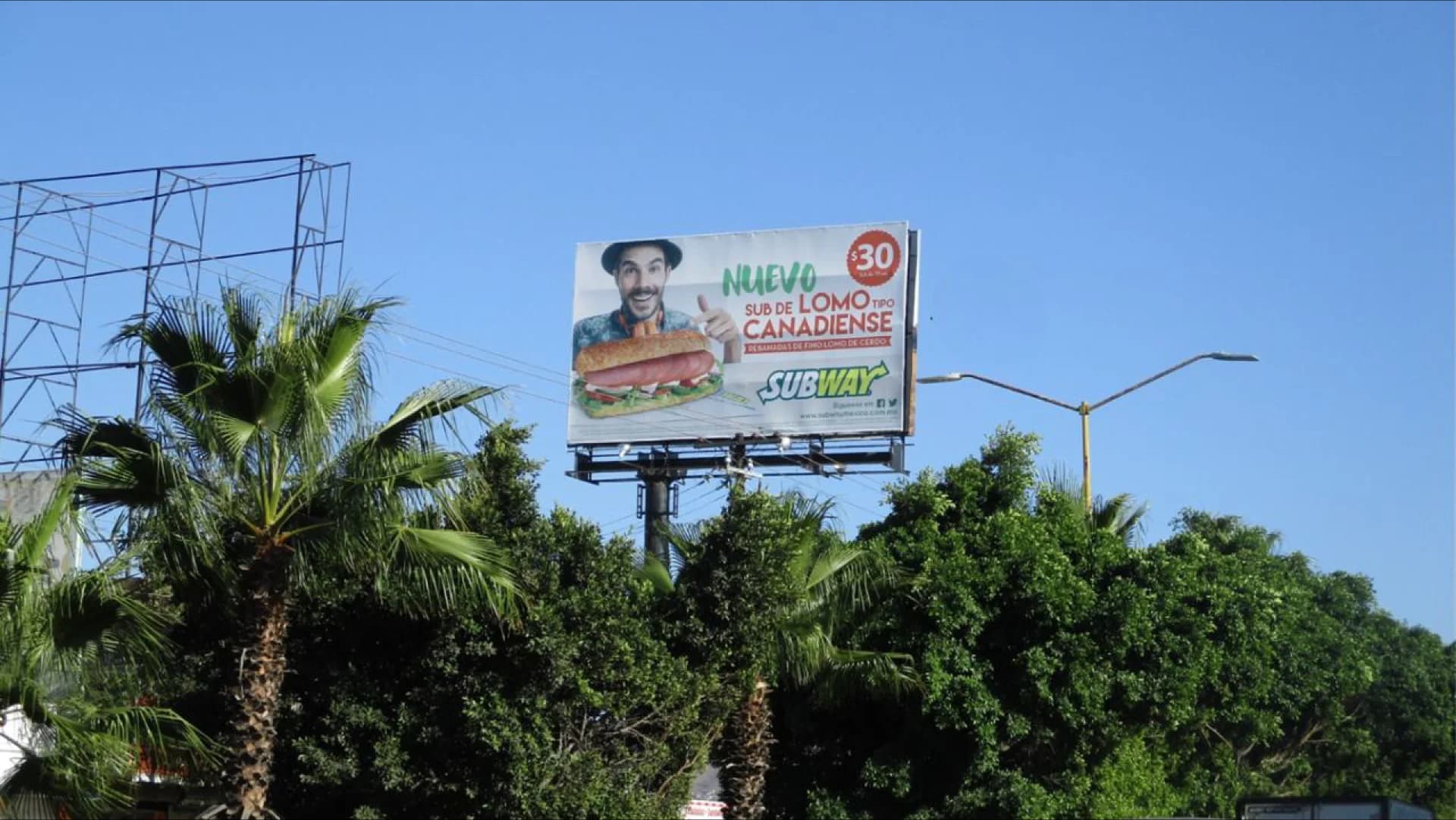 Anuncio espectacular en Tijuana