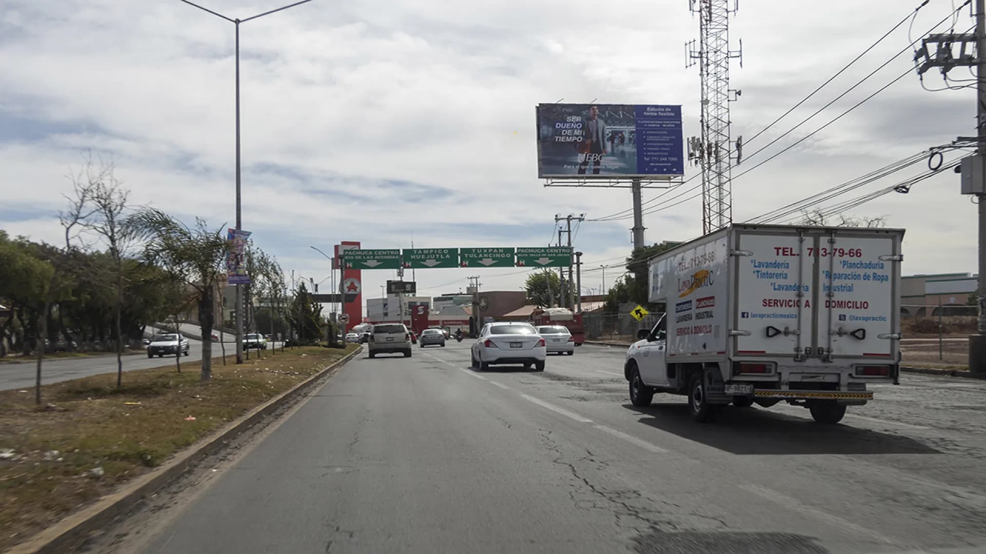 Anuncio espectacular en Pachuca