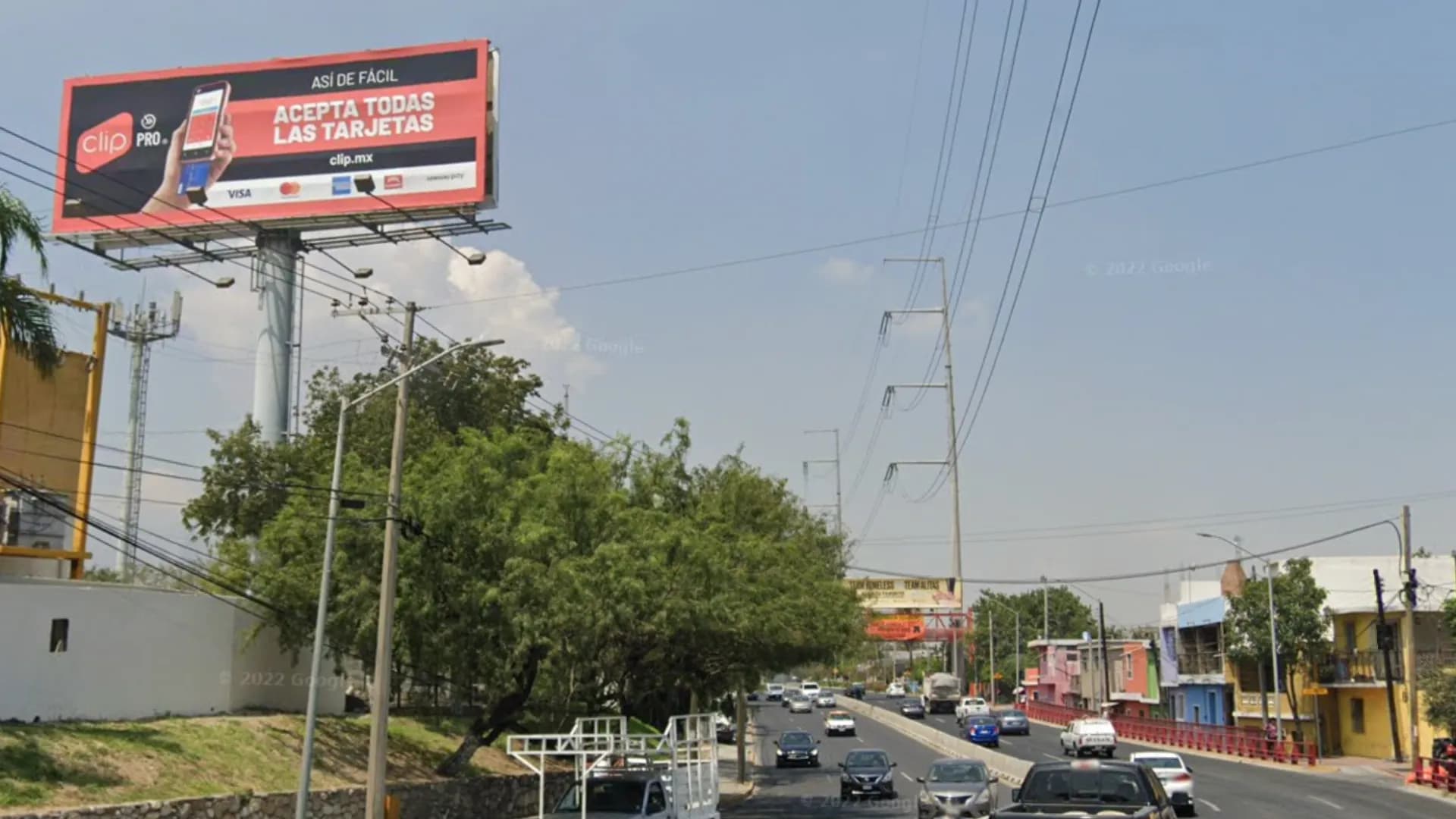 Anuncio espectacular en San Pedro Garza
