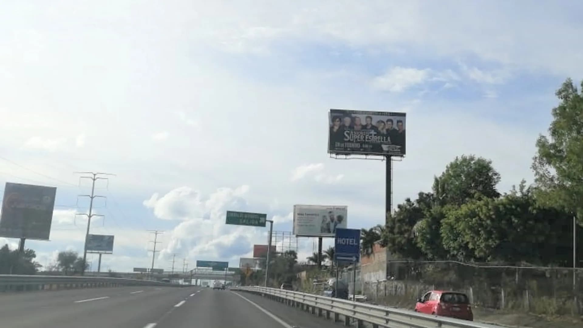 Anuncio espectacular en Tonala