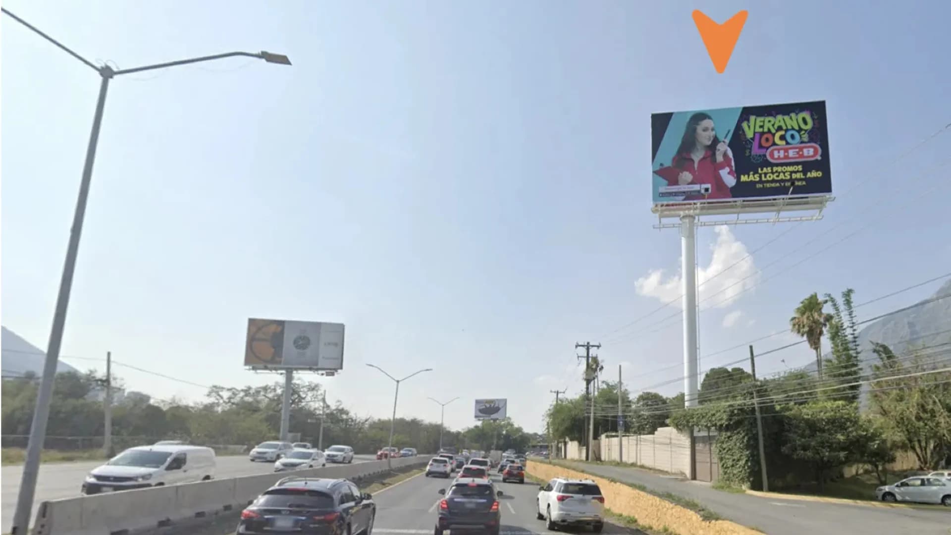 Anuncio espectacular en Monterrey
