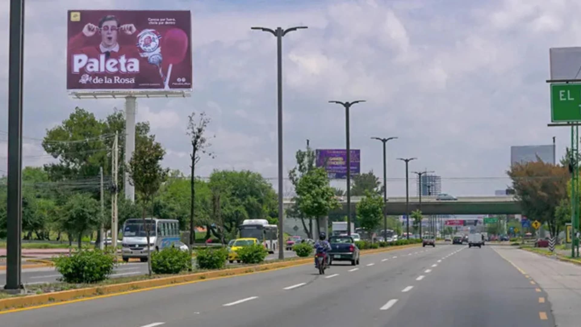 Anuncio espectacular en Queretaro