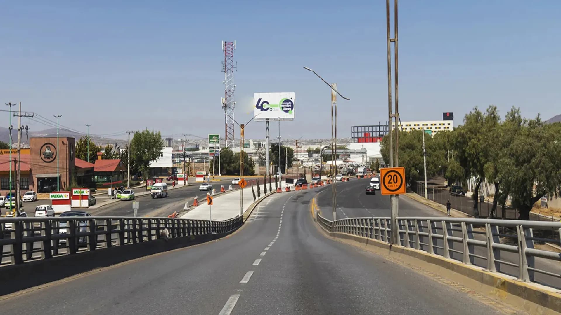 Anuncio espectacular en Pachuca