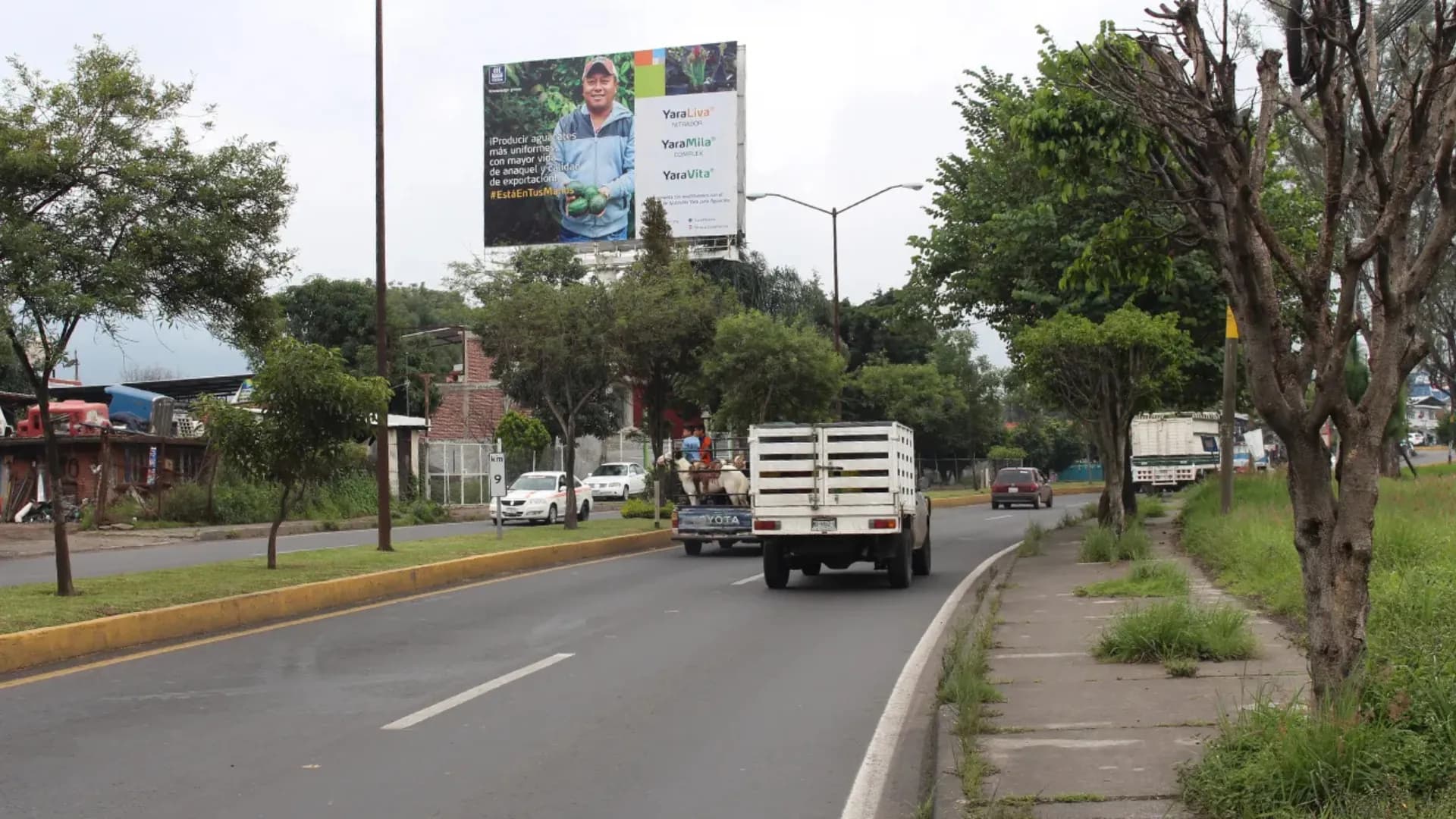 Anuncio espectacular en Uruapan