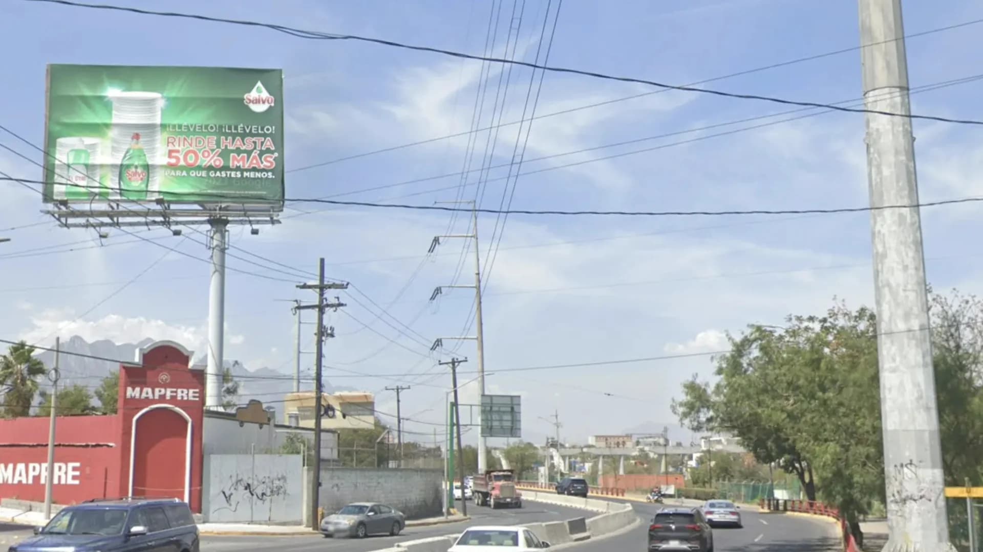 Anuncio espectacular en San Pedro Garza