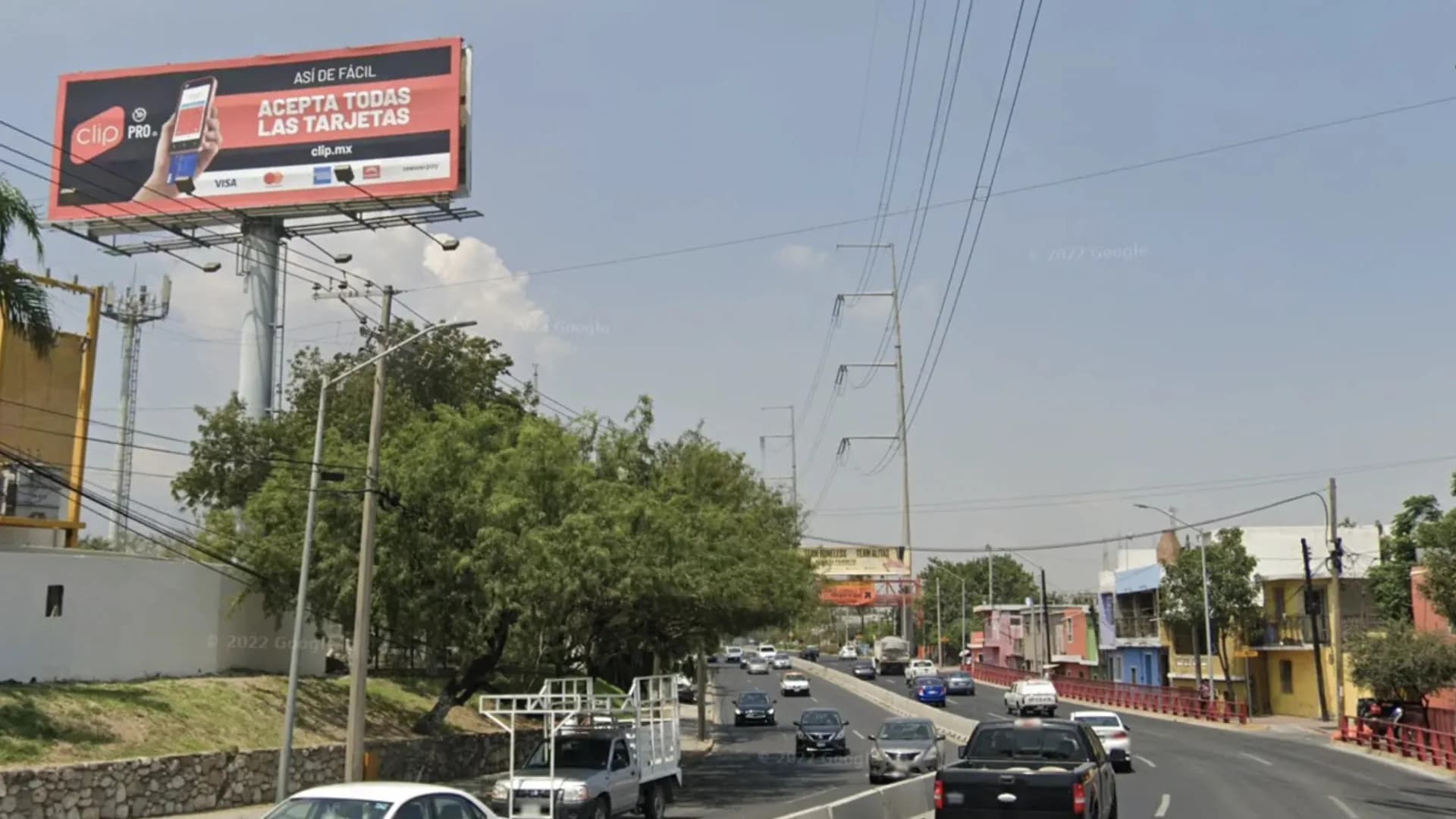 Anuncio espectacular en San Pedro Garza
