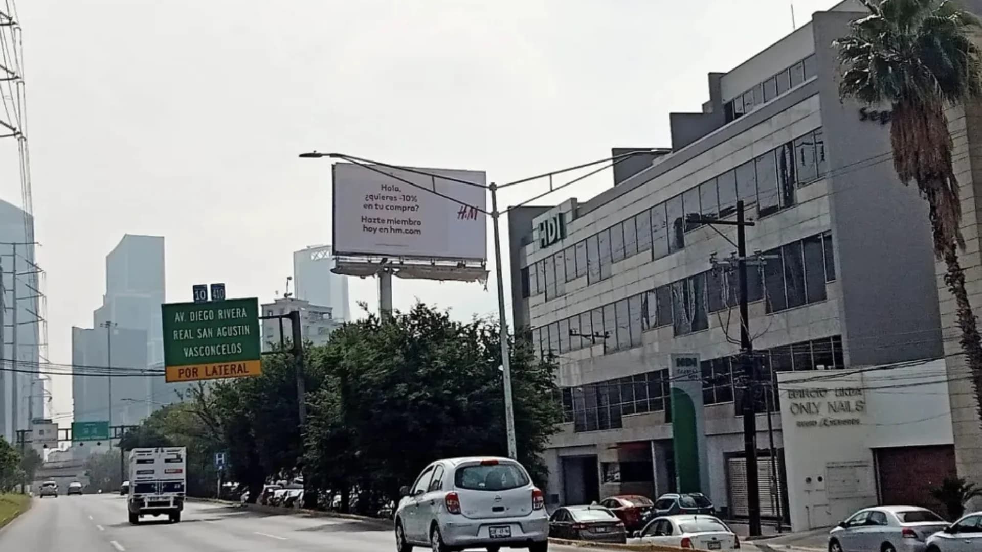 Anuncio espectacular en San Pedro Garza