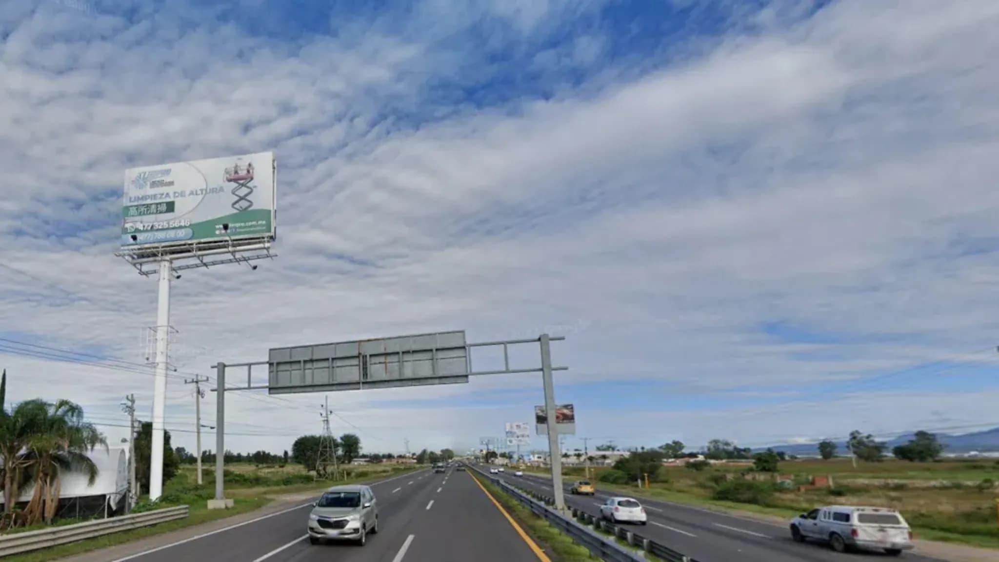 Anuncio espectacular en Silao