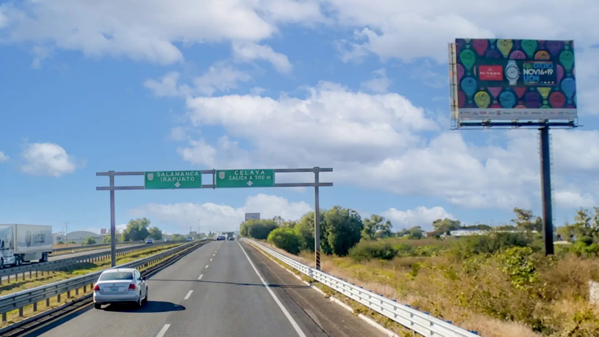 Espectacular De Naranti En Carretera Celaya-Queretaro