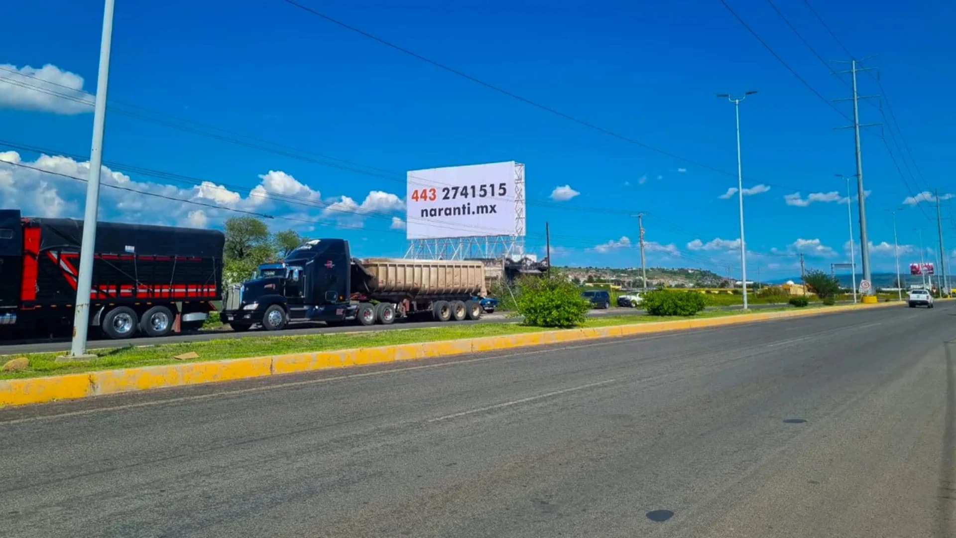 anuncios espectaculares en la piedad