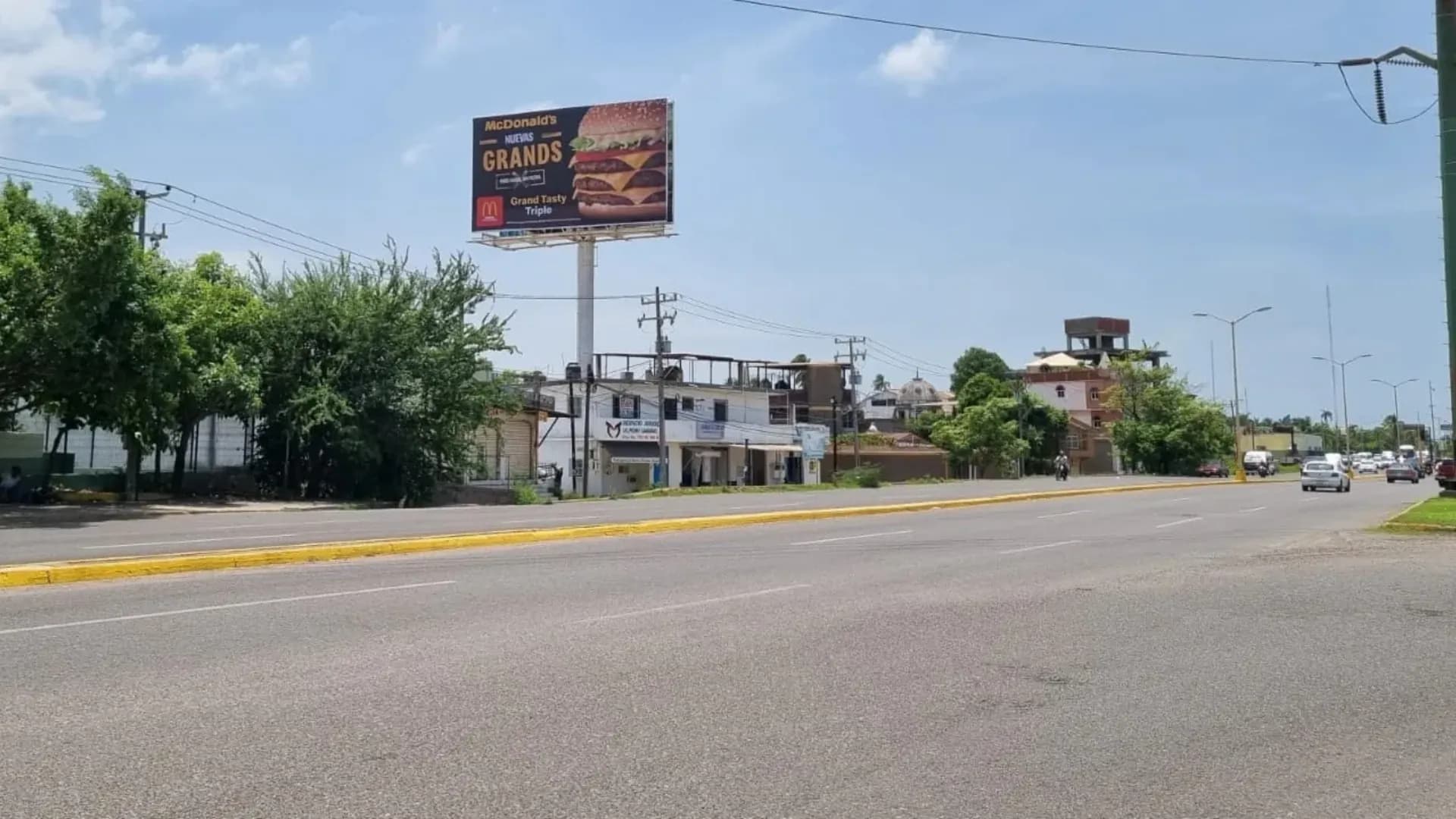 anuncios espectaculares en lazaro cardenas