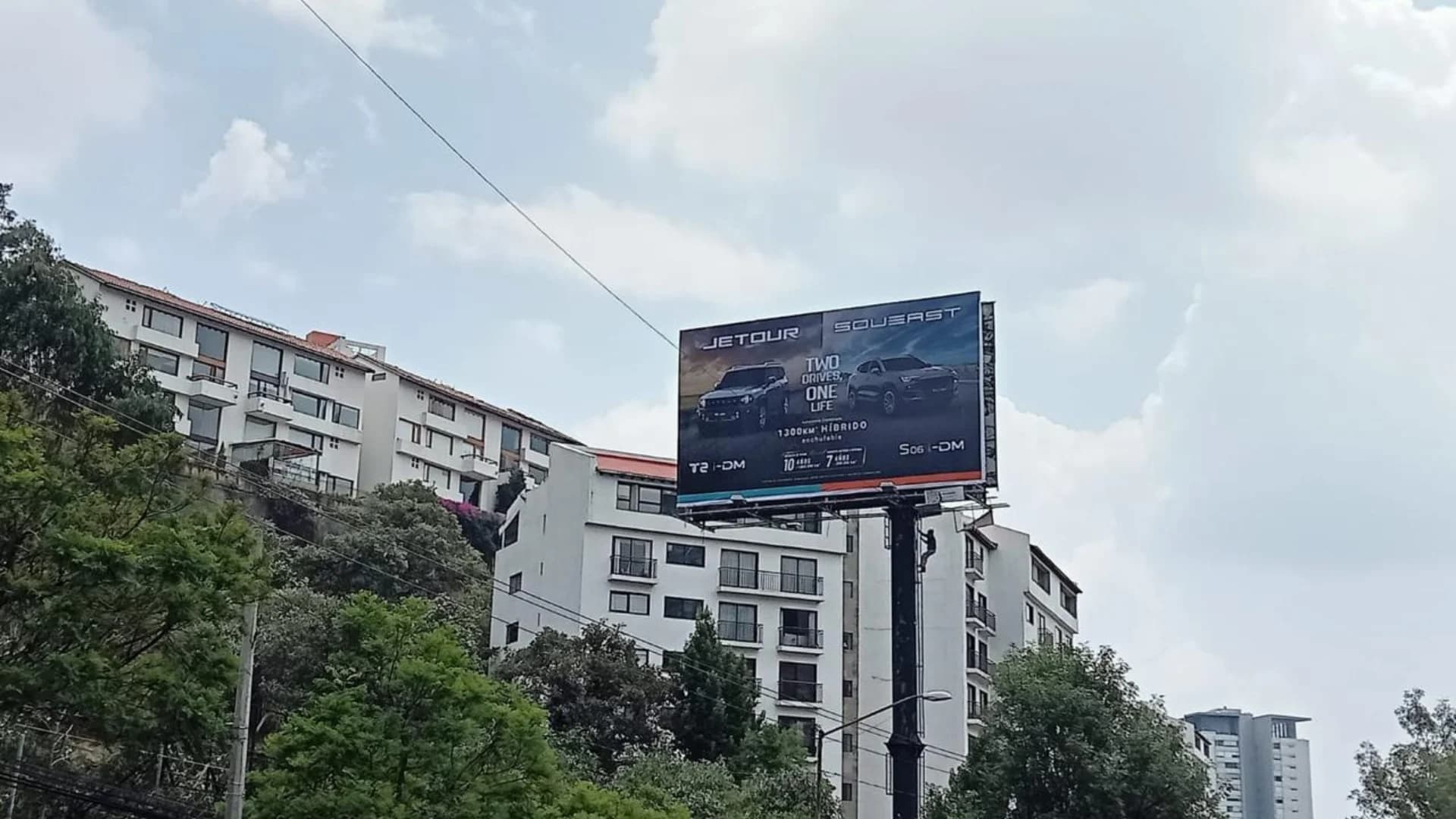 anuncio espectacular jetour