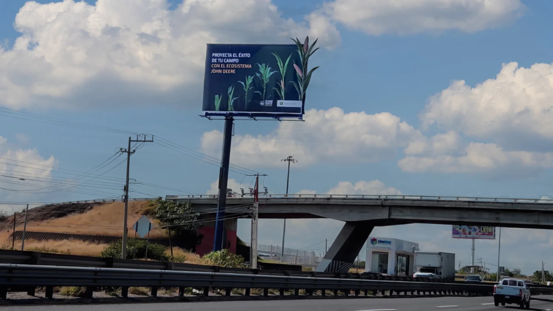 anuncio espectacular john deere